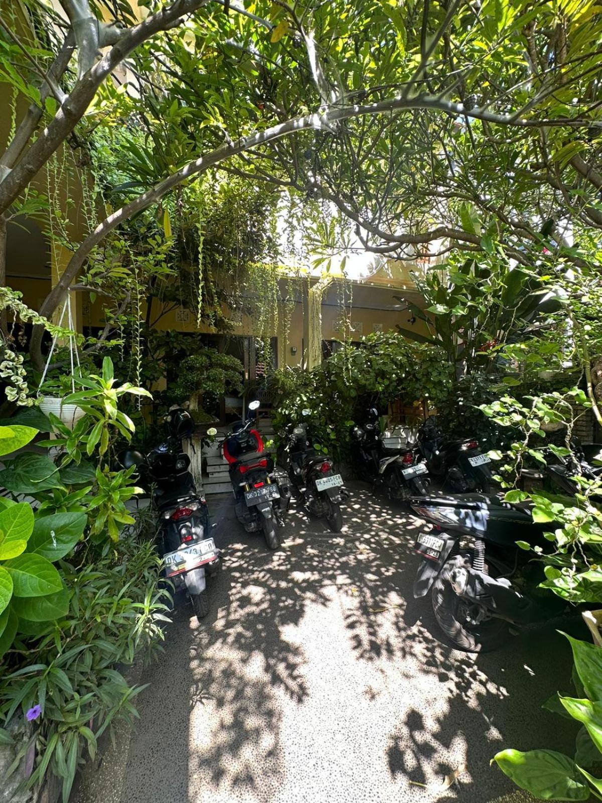 ซารี บัวนา เบด แอนด์ เบรคฟาสต์ Hotel กูตา ภายนอก รูปภาพ