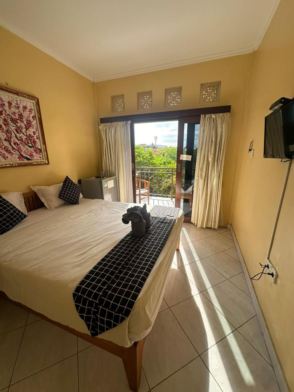 ซารี บัวนา เบด แอนด์ เบรคฟาสต์ Hotel กูตา ภายนอก รูปภาพ