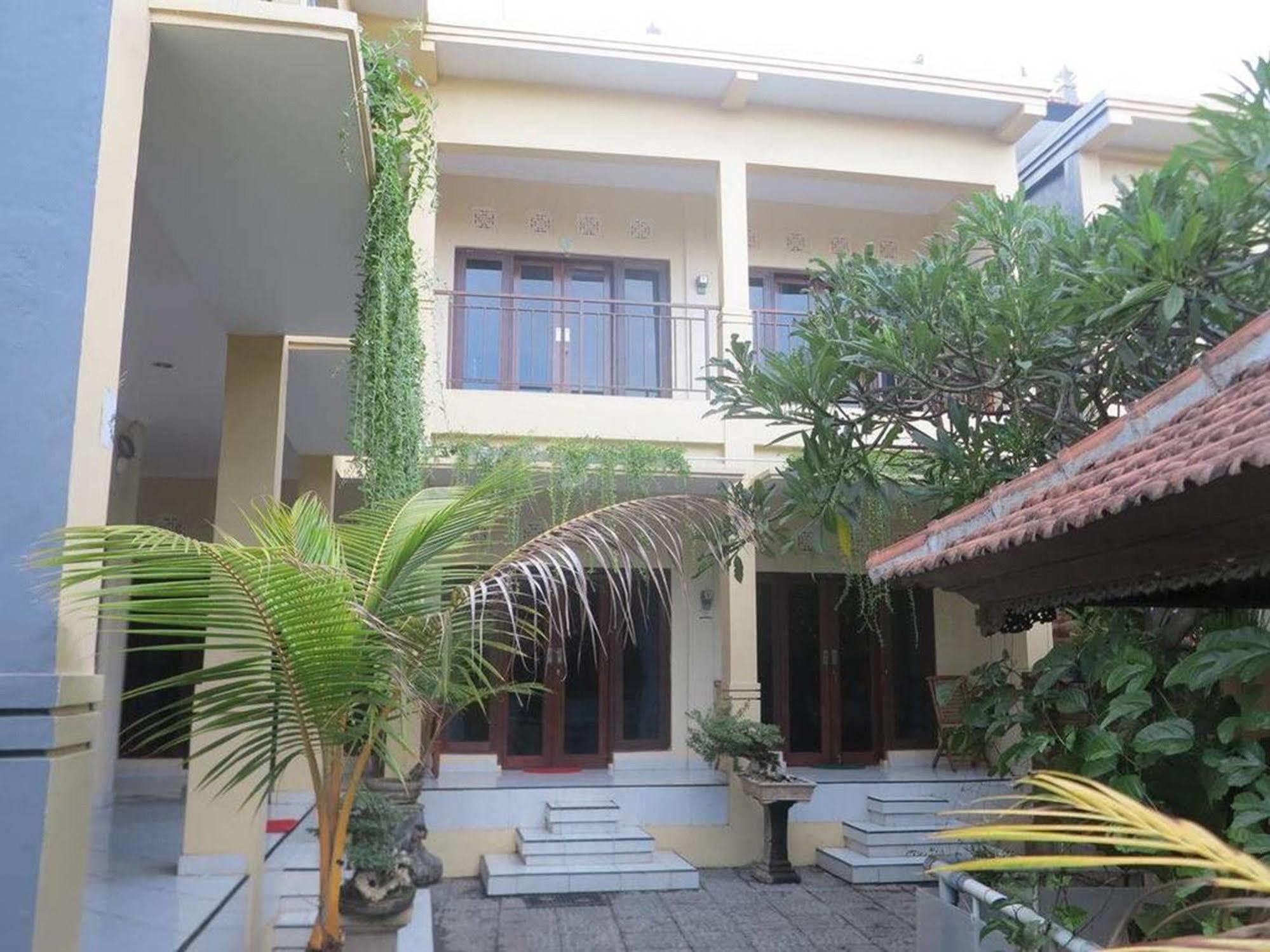 ซารี บัวนา เบด แอนด์ เบรคฟาสต์ Hotel กูตา ภายนอก รูปภาพ
