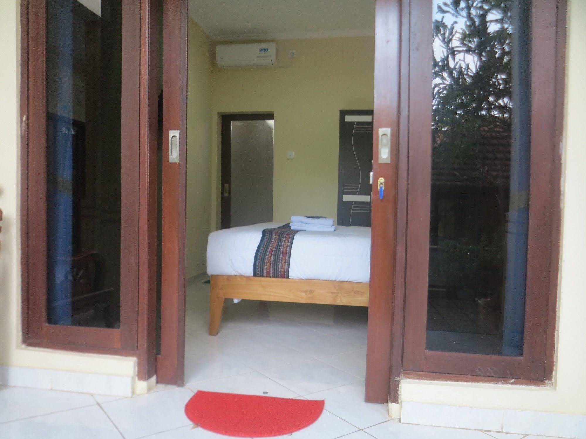 ซารี บัวนา เบด แอนด์ เบรคฟาสต์ Hotel กูตา ภายนอก รูปภาพ