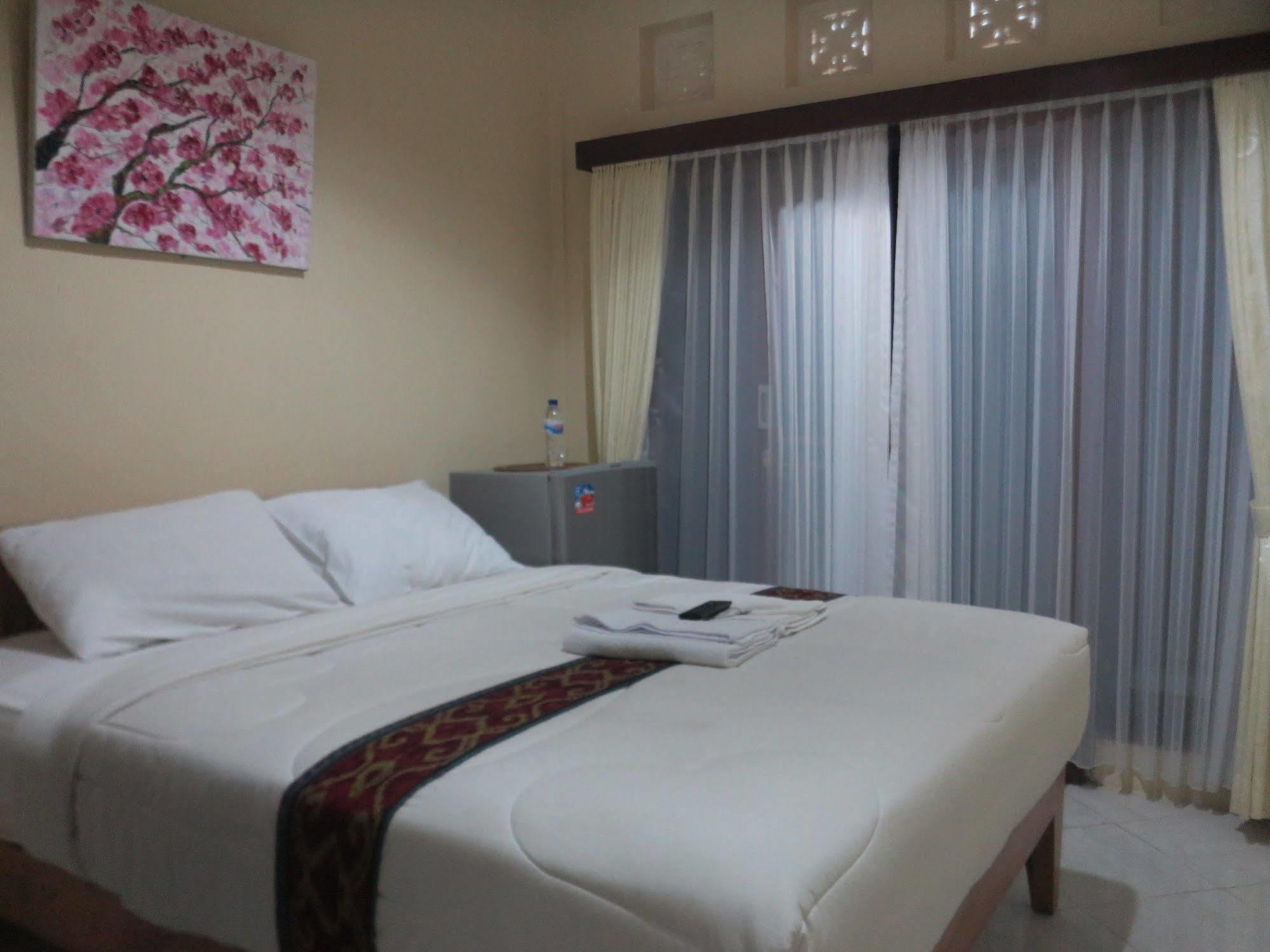 ซารี บัวนา เบด แอนด์ เบรคฟาสต์ Hotel กูตา ภายนอก รูปภาพ